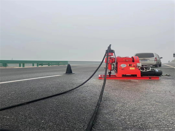 镇宁马路路基路面开裂下沉注浆加固灌浆